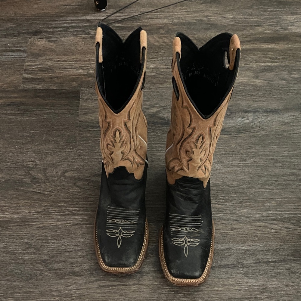 Justin 7D Black and Tan Western Cowboy Boots